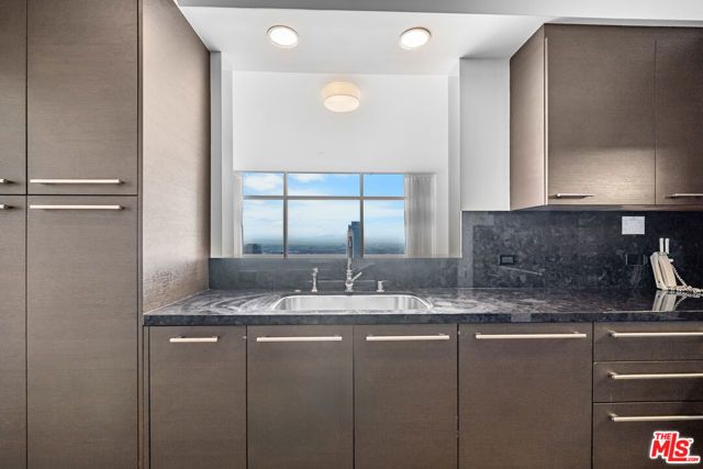 900 W Olympic Boulevard 36I, Los Angeles, CA 90015