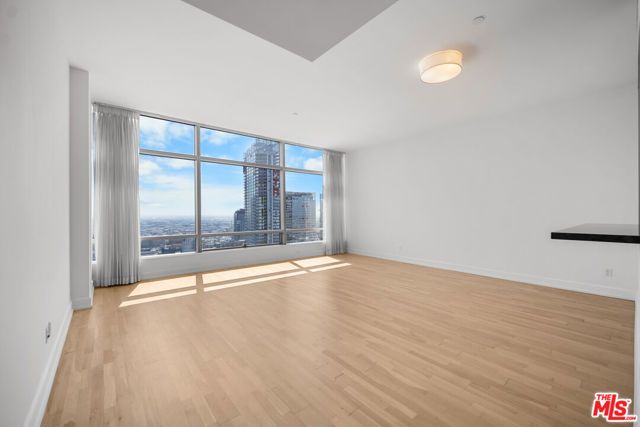 900 W Olympic Boulevard 36I, Los Angeles, CA 90015