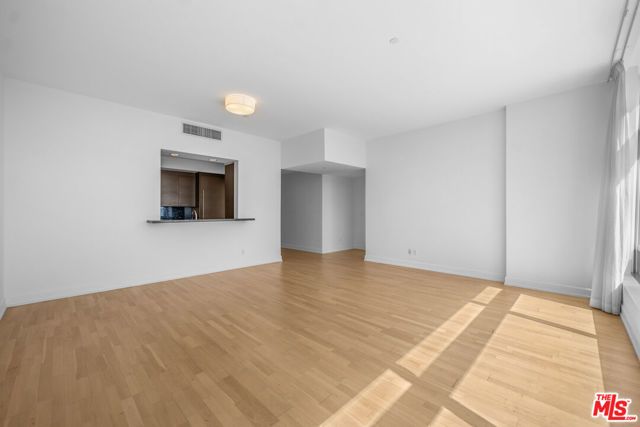 900 W Olympic Boulevard 36I, Los Angeles, CA 90015