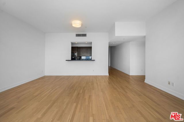 900 W Olympic Boulevard 36I, Los Angeles, CA 90015