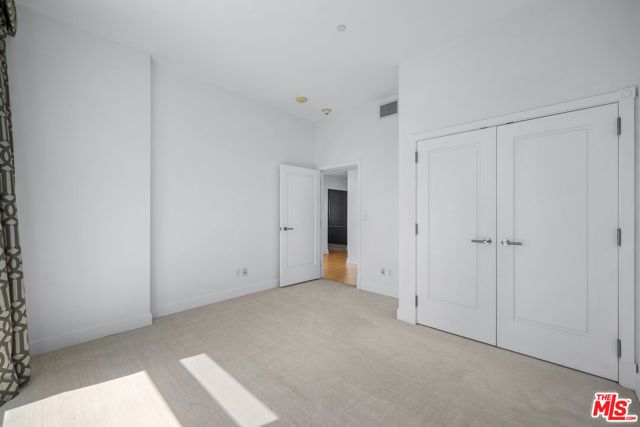 900 W Olympic Boulevard 36I, Los Angeles, CA 90015