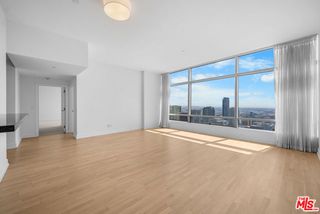 900 W Olympic Boulevard 36I, Los Angeles, CA 90015