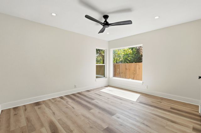 621 TRUMAN Street, Arlington, TX 76011