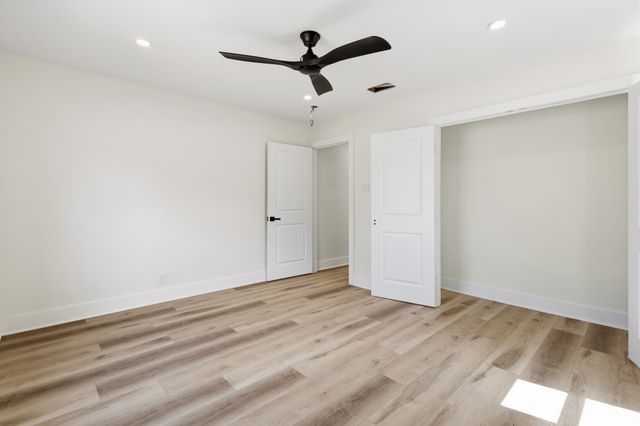 621 TRUMAN Street, Arlington, TX 76011