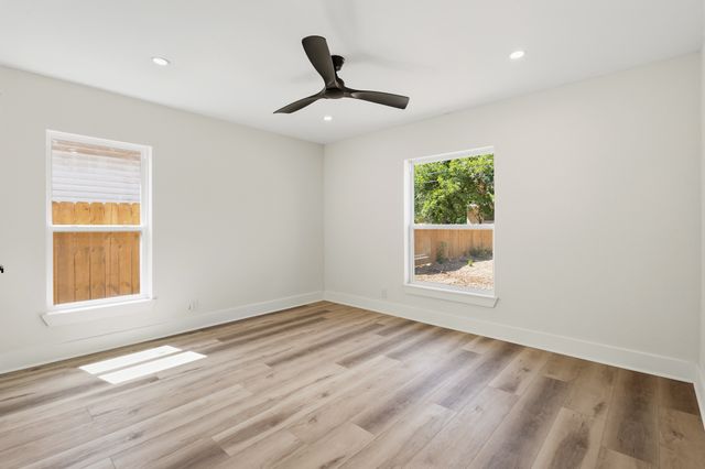 621 TRUMAN Street, Arlington, TX 76011