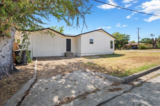 621 TRUMAN Street, Arlington, TX 76011