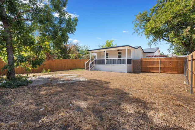 621 TRUMAN Street, Arlington, TX 76011