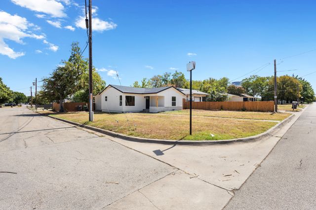 621 TRUMAN Street, Arlington, TX 76011