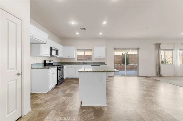 16774 Cherry Tree Lane, Fontana, CA 92336