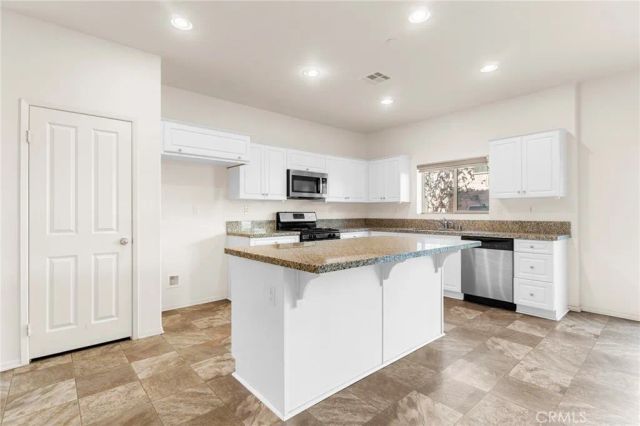 16774 Cherry Tree Lane, Fontana, CA 92336