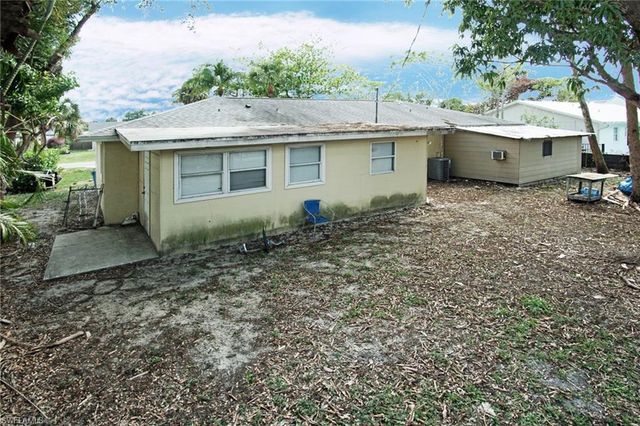 4107 Mindi AVE, Naples, FL 34112