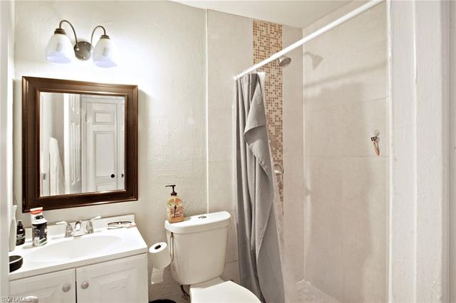 4107 Mindi AVE, Naples, FL 34112
