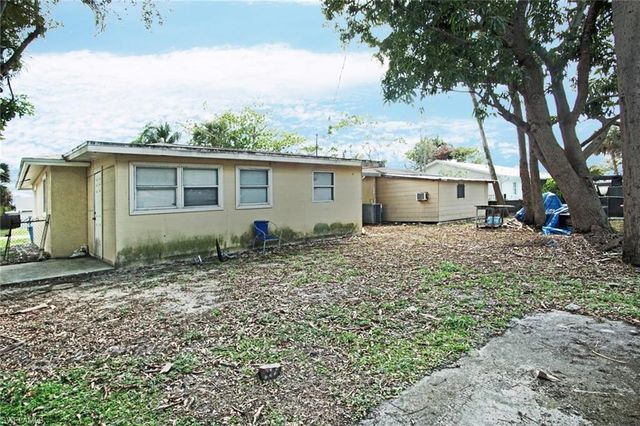 4107 Mindi AVE, Naples, FL 34112