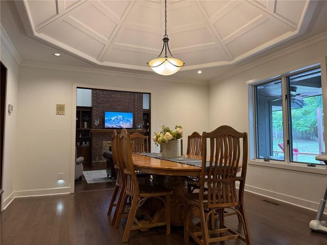 1000 Main Street, Higginsville, MO 64037