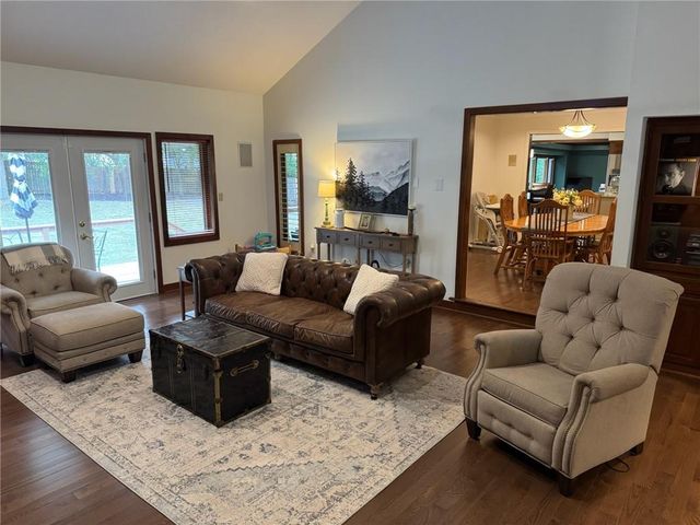 1000 Main Street, Higginsville, MO 64037