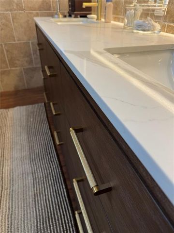 1000 Main Street, Higginsville, MO 64037