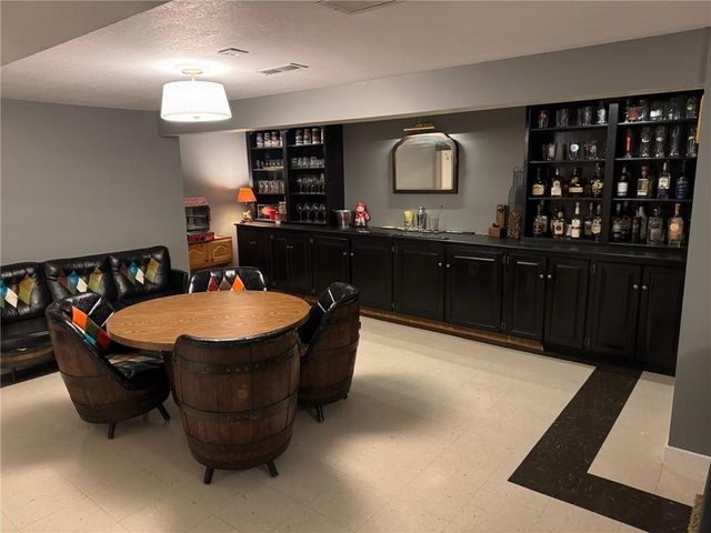 1000 Main Street, Higginsville, MO 64037