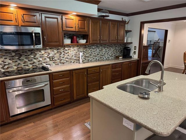 1000 Main Street, Higginsville, MO 64037