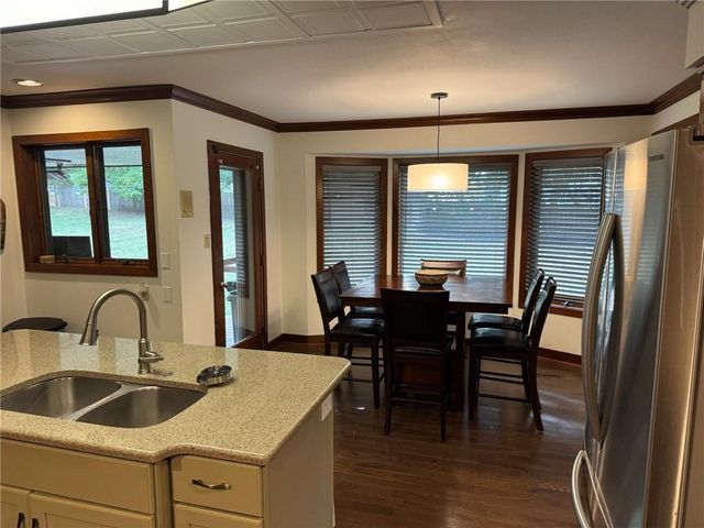 1000 Main Street, Higginsville, MO 64037