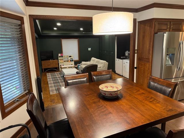 1000 Main Street, Higginsville, MO 64037