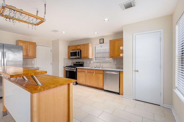 7902 Swan Lane, Baytown, TX 77523