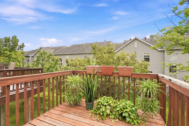 1353 White Oak Drive, Chaska, MN 55318