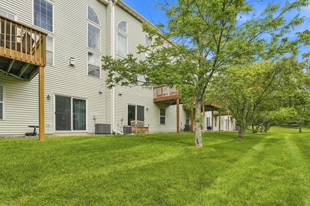 1353 White Oak Drive, Chaska, MN 55318