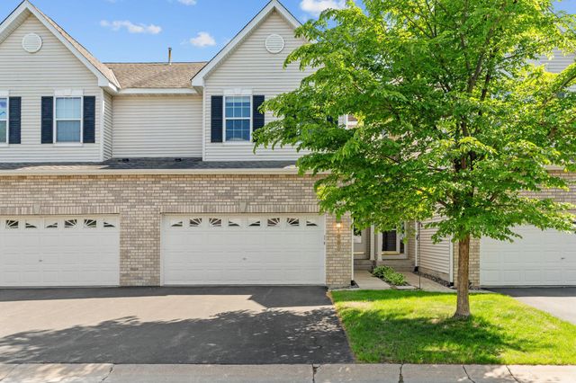 1353 White Oak Drive, Chaska, MN 55318