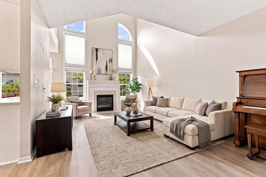 1353 White Oak Drive, Chaska, MN 55318
