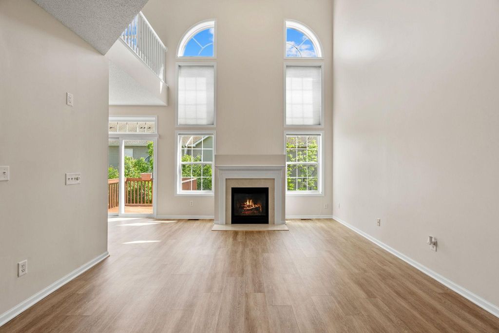 1353 White Oak Drive, Chaska, MN 55318 — photo 2