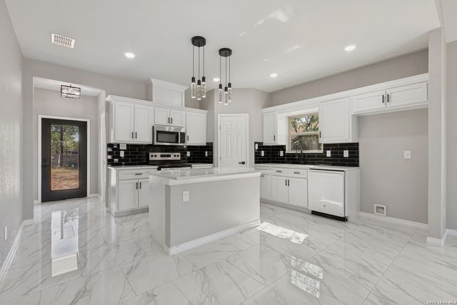 237 Avenue D, Poteet, TX 78065