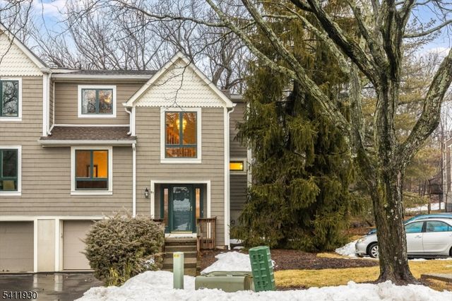 61 Mill Pond Rd 61, Woodland Park, NJ 07424