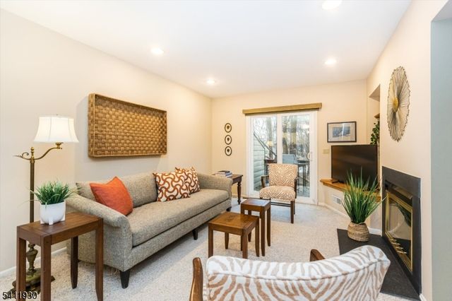 61 Mill Pond Rd 61, Woodland Park, NJ 07424