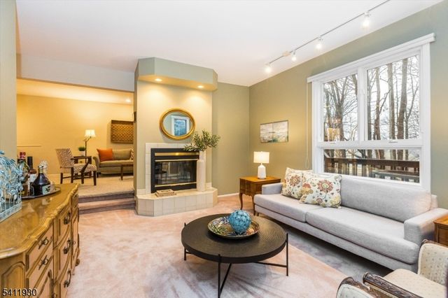 61 Mill Pond Rd 61, Woodland Park, NJ 07424