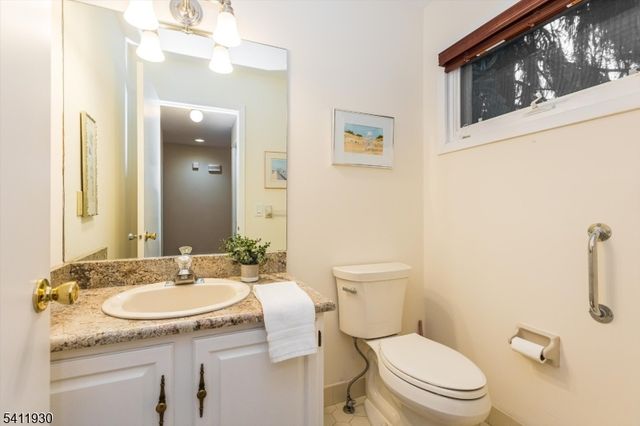 61 Mill Pond Rd 61, Woodland Park, NJ 07424