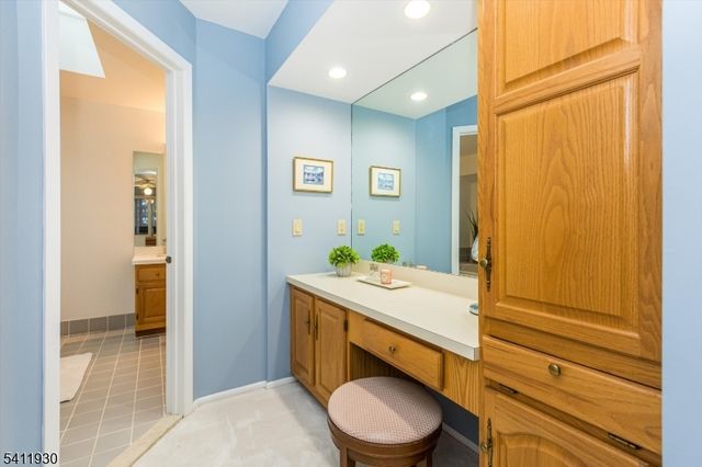 61 Mill Pond Rd 61, Woodland Park, NJ 07424