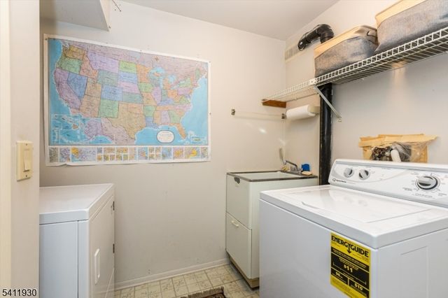 61 Mill Pond Rd 61, Woodland Park, NJ 07424