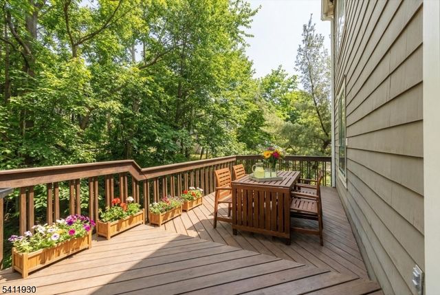 61 Mill Pond Rd 61, Woodland Park, NJ 07424