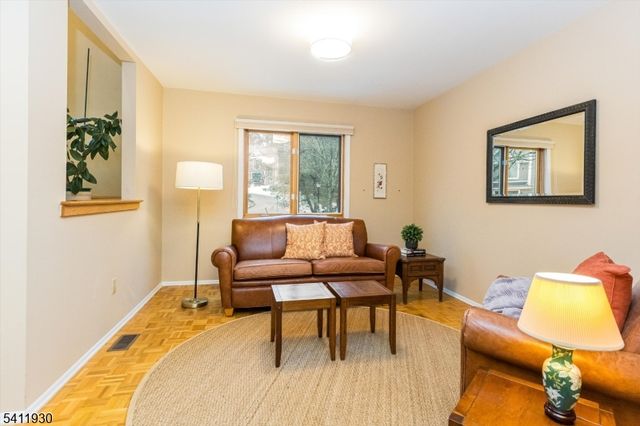 61 Mill Pond Rd 61, Woodland Park, NJ 07424