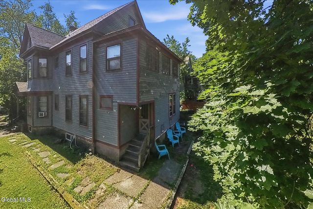 1063 University Place, Schenectady, NY 12308