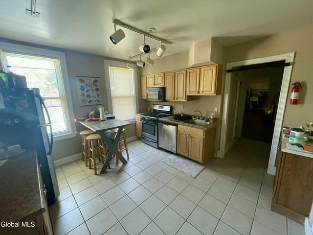 1063 University Place, Schenectady, NY 12308