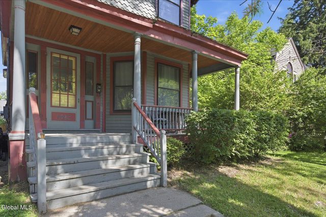 1063 University Place, Schenectady, NY 12308