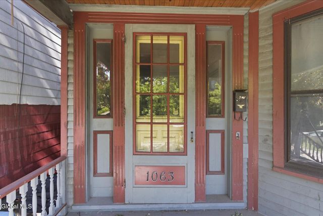 1063 University Place, Schenectady, NY 12308