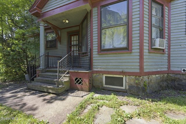 1063 University Place, Schenectady, NY 12308