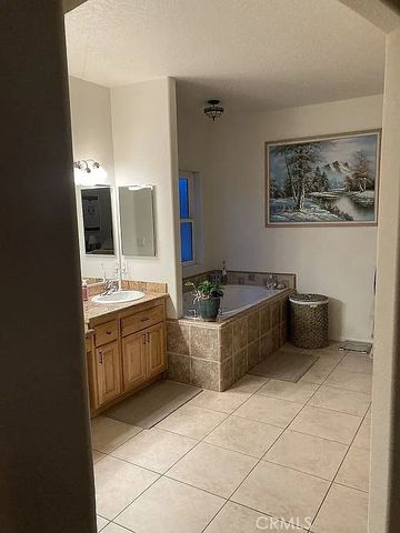 6581 Bartlett, Phelan, CA 92371