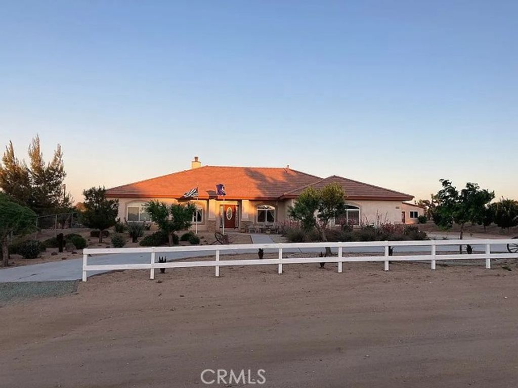 6581 Bartlett, Phelan, CA 92371