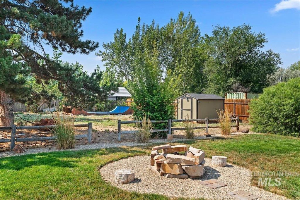 10445 W Littlewood St, Boise, ID 83709 photo 4