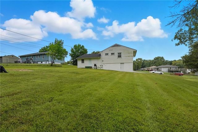 800 NE 90th Street, Kansas City, MO 64155