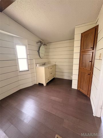 370 County Road 67 Road, Selma, AL 36701