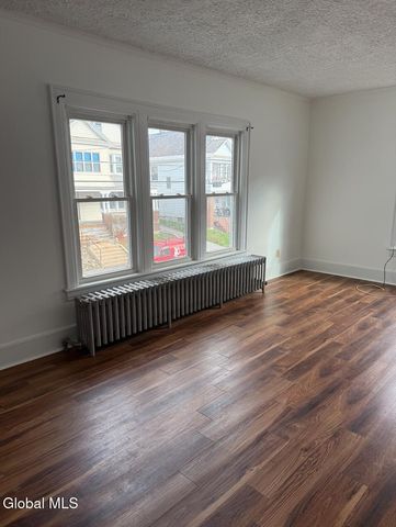 58 Lincoln Avenue, Amsterdam, NY 12010